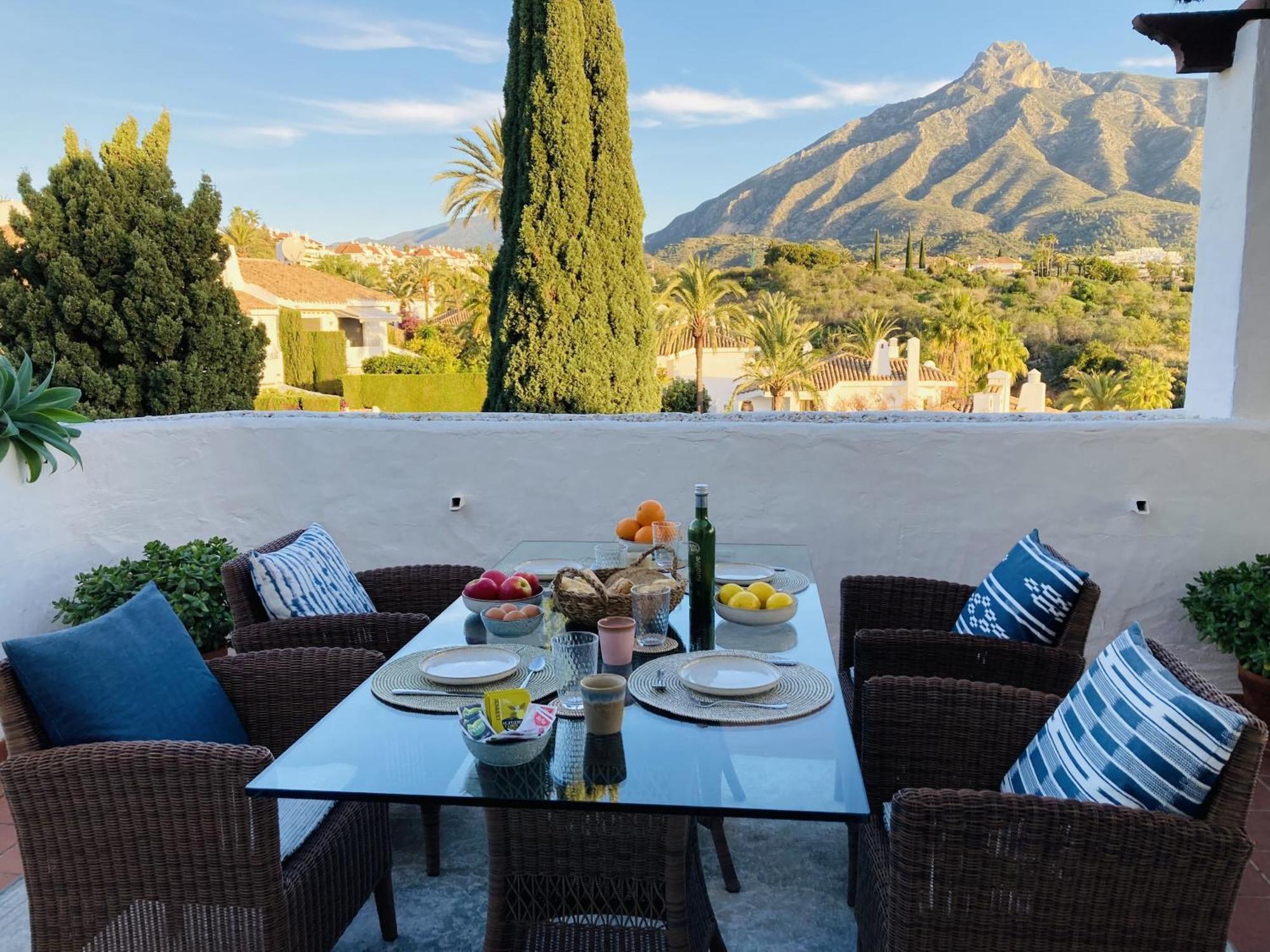 Las Lomas - Pool, Terrace & View Marbella Exteriör bild